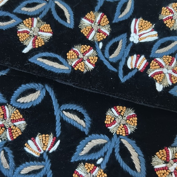 Floral embroidered velvet mini bag pouch chain - Picture 3 of 7